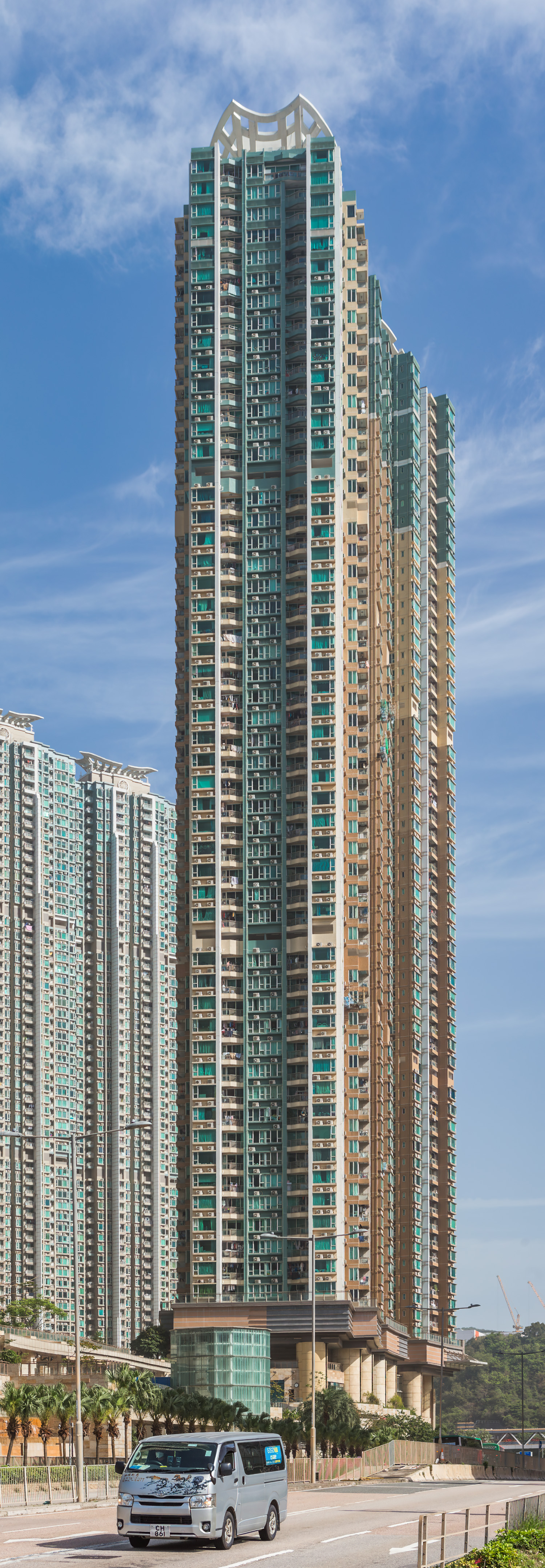 LOHAS Park La Splendor Tower 11, Hong Kong - View from the south. © Mathias Beinling